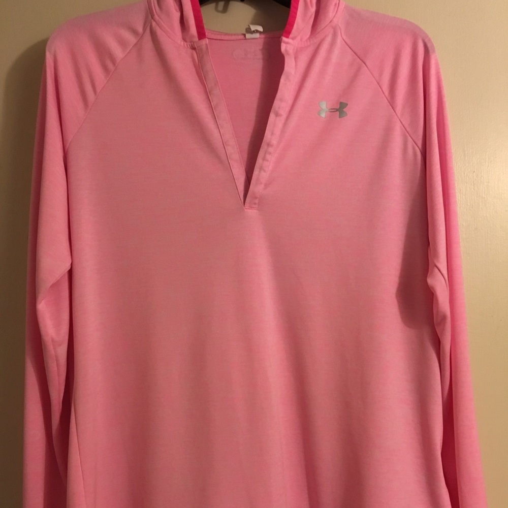 pink under armour long sleeve hooded shirt